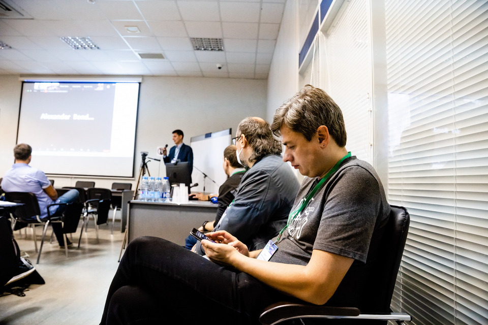 http://gc2014.graphicon.ru/sites/default/files/imagecache/Full/g2020-REE07527.jpg